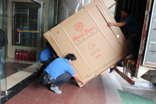 得荣钢琴贵重工艺品无忧运